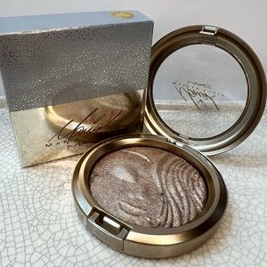 MAC x Mariah Carey Highlighter